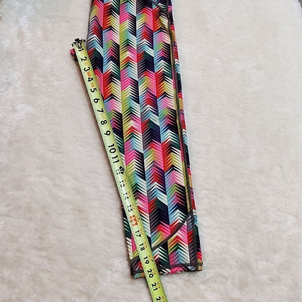 Fabletics Lima Capri Max-Compression Colorful Leggings, Size Medium- - Picture 11 of 12
